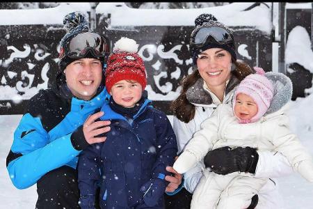 Im Mai 2015 begrüßen Prinz William und Herzogin Kate Tochter Charlotte auf der Welt. Hier zeigt sich die junge Familie im Wi...