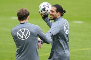 Can läuft wieder - Goretzka übt mit Ball