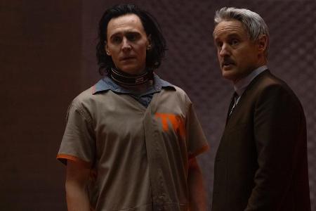 Loki (l., Tom Hiddleston) und Mobius M. Mobius (Owen Wilson)