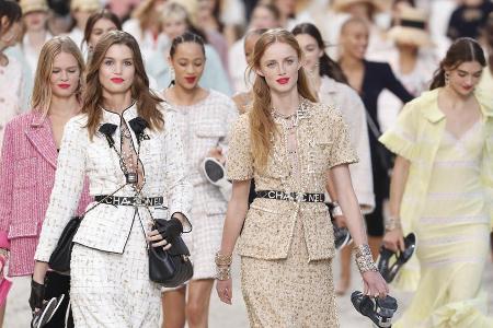 Chanel hat Tweed zu einem zeitlosen Klassiker gemacht.