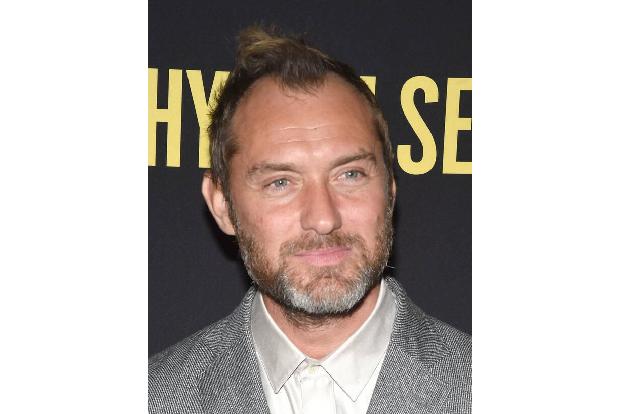 ...bleibt privat und gehört nicht ins Rampenlicht. Darum ehelichte der Star seine Freundin Philippa Coan im April 2019 nach ...