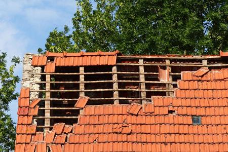 Dach kontrollieren_CHROMORANGE.jpg