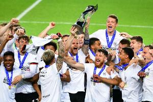 Löw gratuliert U21 zum EM-Titel: "Ihr habt uns stolz gemacht"