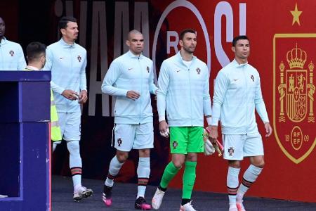 Medien: Nach Spaniens Busquets auch Portugal zunächst in EM-Quarantäne