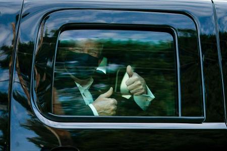 Trotz seiner Corona-Erkrankung und anhaltender medikamentöser Behandlung machte der Präsident im Oktober 2020 eine Spritztou...