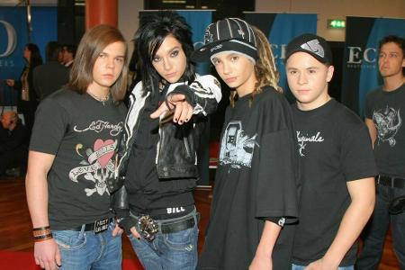 Doch Bill liebt es, mit seinem Styling zu experimentieren und trennte sich kurze Zeit später von seinem Look. Er ließ sich d...