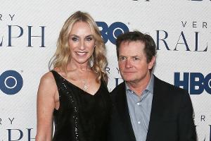 Michael J. Fox an der Seite seiner Frau Tracy Pollan, mit der er seit 1988 verheiratet ist und vier Kinder hat.