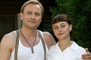Die Schauspieler Mercedes Müller und Max Riemelt übernehmen in "Bonn" eine Hauptrolle.