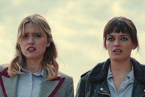 Aimee (Aimee Lou Wood) und Maeve (Emma Mackey) sind auch wieder mit von der Partie.