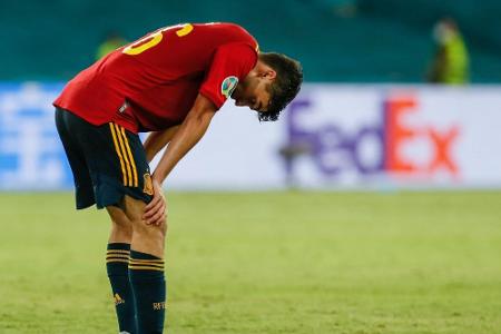 Auch Pedri kritisiert Rasen in Sevilla: 