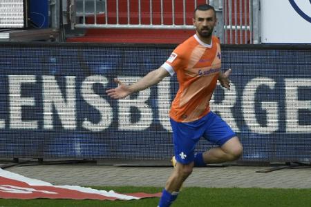 Dursun bei Fenerbahce Teamkollege von Özil