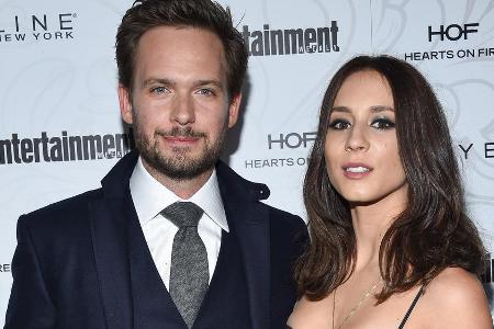 Patrick J. Adams und Troian Bellisario sind seit 2016 verheiratet.