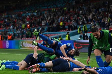 Unbesiegbar: Italien baut Rekord aus und müht sich ins EM-Viertelfinale