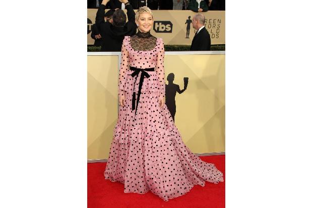 Auch Kate Hudson wird mit Brad Pitt in Verbindung gebracht. Genauso wie…