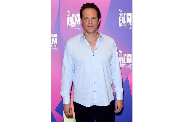 ...Vince Vaughn, der ebenfalls anwesend war und sich im Eifer des Gefechts sogar Pfefferspray von der Polizei einfing. Der S...