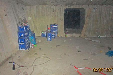 Party in der Autobahnbrücke