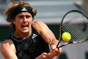 French Open: Zverev in drei Sätzen in die dritte Runde