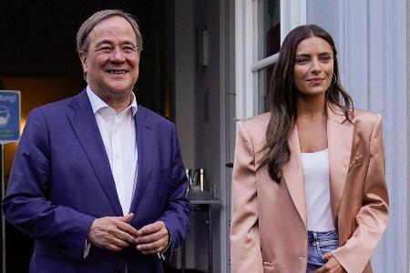 Kanzlerkandidat Armin Laschet und Schauspielerin Sophia Thomalla am 25. Juni