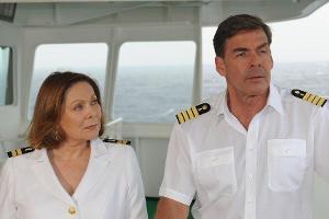 Heide Keller und Sascha Hehn in "Das Traumschiff Mauritius", 2014.