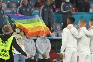 Oranje-Achtelfinale: Verbot von Regenbogenfahnen in Budapester Fanzone