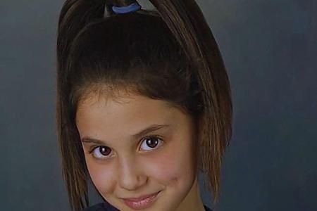 Dieser Star ist seiner Frisur offenbar schon seit Kindertagen treu.