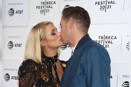 Paris Hilton und ihr Verlobter Carter Reum beim Tribeca Film Festival in New York, 2021.