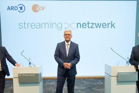 SWR-Intendant Prof. Kai Gniffke, ZDF-Intendant Dr. Thomas Bellut und der ARD-Vorsitzende Tom Buhrow (v.l.) stellten das Konz...