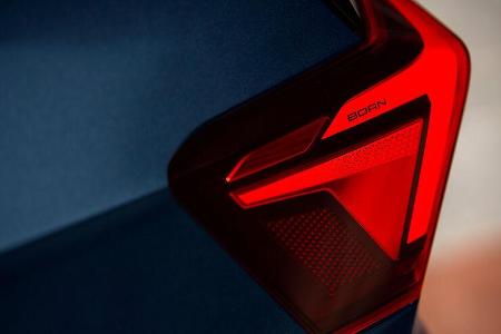 CUPRA-Born-Aurora-Blu