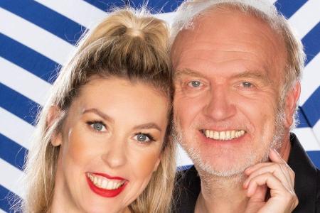 Schauspielerpaar Roland Heitz (63) und Janina Korn (37) sind seit gut einem Jahr ein Paar und haben sich am Theater kennenge...