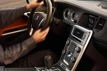 Das Cockpit ist fahrerorientiert.