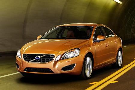 Im Frühsommer rollt der S60 zu den Händlern.