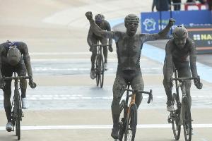 Paris-Roubaix: Colbrelli gewinnt Schlammschlacht in der "Hölle des Nordens"