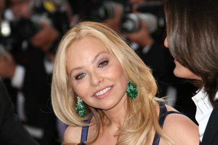 Nach einigem Hin und Her steht nun auch Richard Lugners Begleitung für 2020 fest. Der italienische Schauspielstar Ornella Mu...