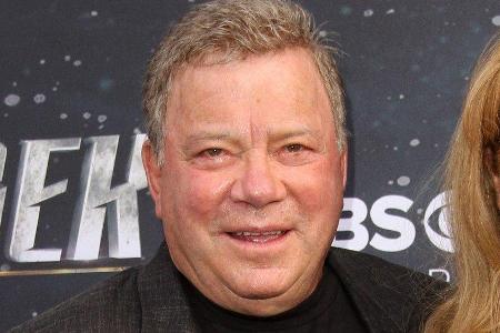 Schauspieler William Shatner muss sich für seinen Weltraum-Trip noch gedulden.