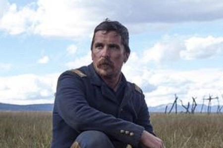 Armee-Offizier Joseph J. Blocker (Christian Bale) hadert mit seinen Befehlen von ganz oben.