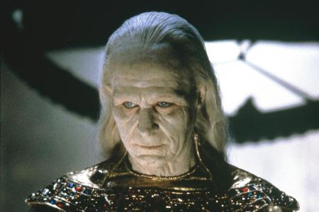 Am allerliebsten aber spielen die Stars mal fiese, mal weniger fiese Blutsauger. Dieser Schauspieler etwa im stargespickten ...