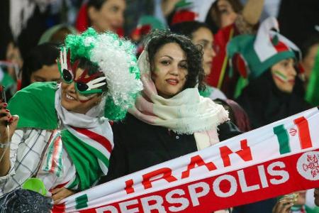 Erstmals seit zwei Jahren: Iran erlaubt Frauen Stadionbesuch