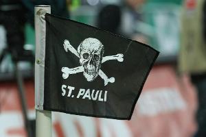 FC St. Pauli grüßt den "Flyerservice Hahn"