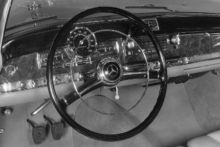 Mercedes-Benz 300 S: 70 Jahre Synthese aus Luxus und Sport