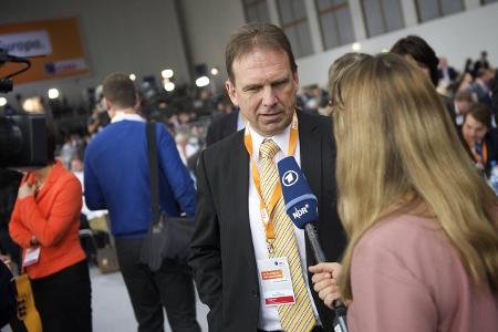 Dieter Althaus Thüringens Ex-Ministerpräsident beim Parteitag im April 2014 imago61350663h Jens Jeske.jpg