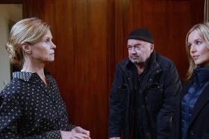 "Ein starkes Team: Sterben auf Probe": Otto (Florian Martens) hat Fragen an Erika (Leslie Malton), deren Mann einem Giftmord...