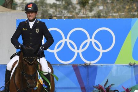 Vielseitigkeit: Jung nach der Dressur auf Goldkurs - Equipe auf Rang zwei