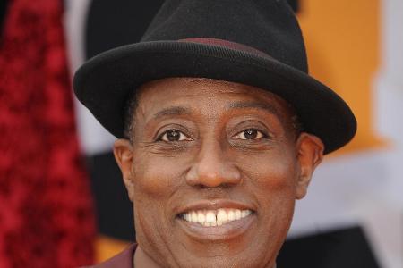 In den 90ern soll Schauspieler Wesley Snipes großes Interesse an Lopez gezeigt haben. Die beiden spielten Seite an Seite in ...