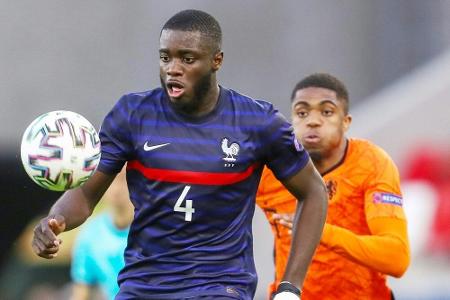 FC Bayern: Upamecano trainiert - Einigung mit Leipzig