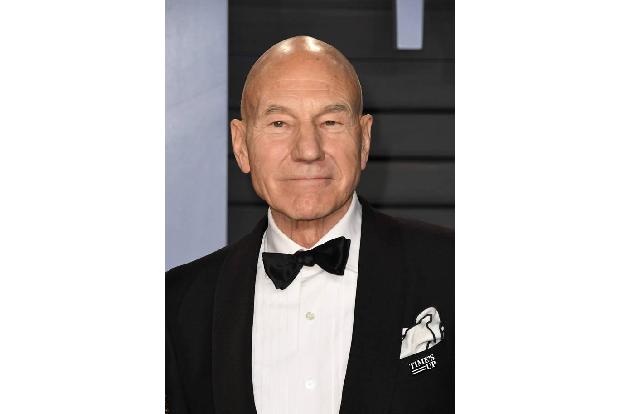 ...Patrick Stewart die Pflanze nicht. Der Schauspieler leidet unter Arthrose und raucht gegen die Schmerzen laut eigener Aus...