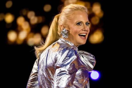 Allerdings sind Hühner offenbar auch bei deutschen Prominenten beliebt: Ein Beispiel dafür ist Moderatorin Barbara Schöneber...