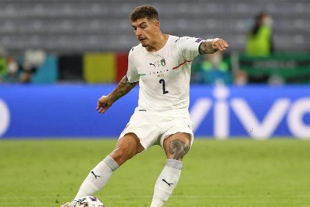 Führte mit Ferran Torres auf der rechten Abwehrseite viele verbissene Duelle. Warf gegen den dribbelstarken Offensivspieler ...