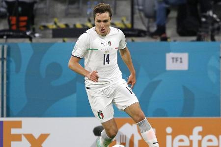 Traute sich mit dem Leder viel zu und rannte immer wieder entschlossen an. Agierte dabei zunächst meist ungestüm. Verlor vie...