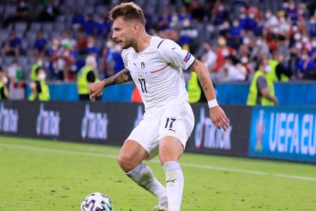 Hing in der Sturmspitze lange etwas in der Luft und hinterließ am Ball einen unglücklichen Eindruck. Verschleppte in aussich...