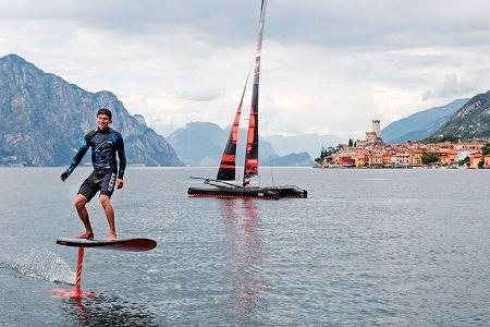 VW-Chef Herbert Diess Audi e-tron foil